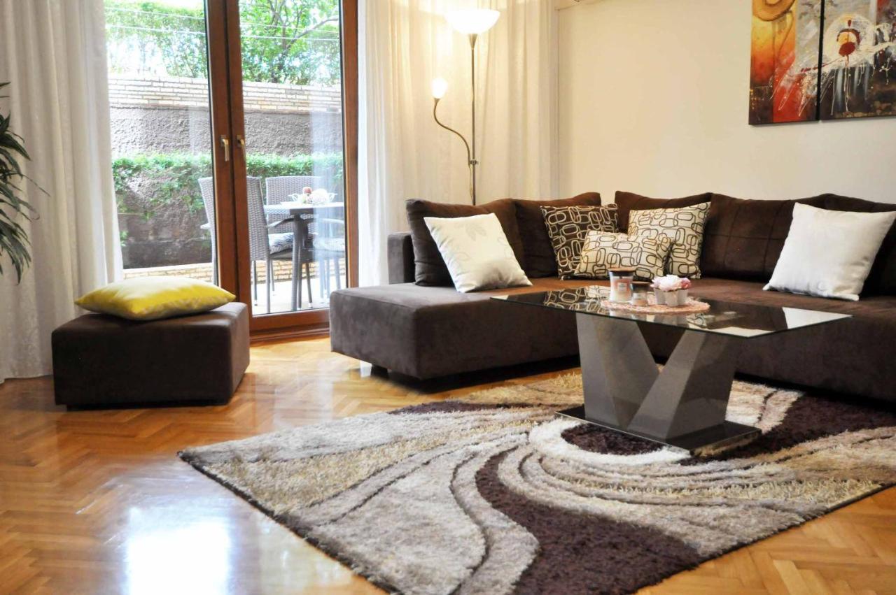 Apartman Lory Pula Exterior foto