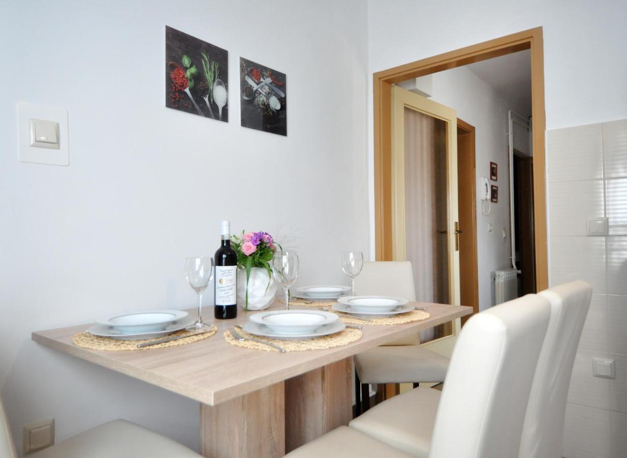 Apartman Lory Pula Exterior foto