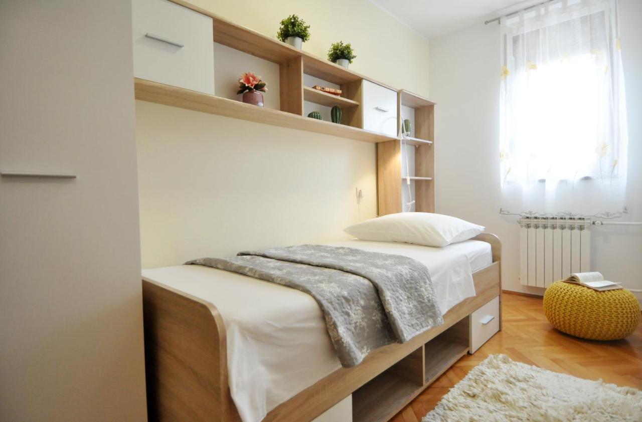 Apartman Lory Pula Exterior foto