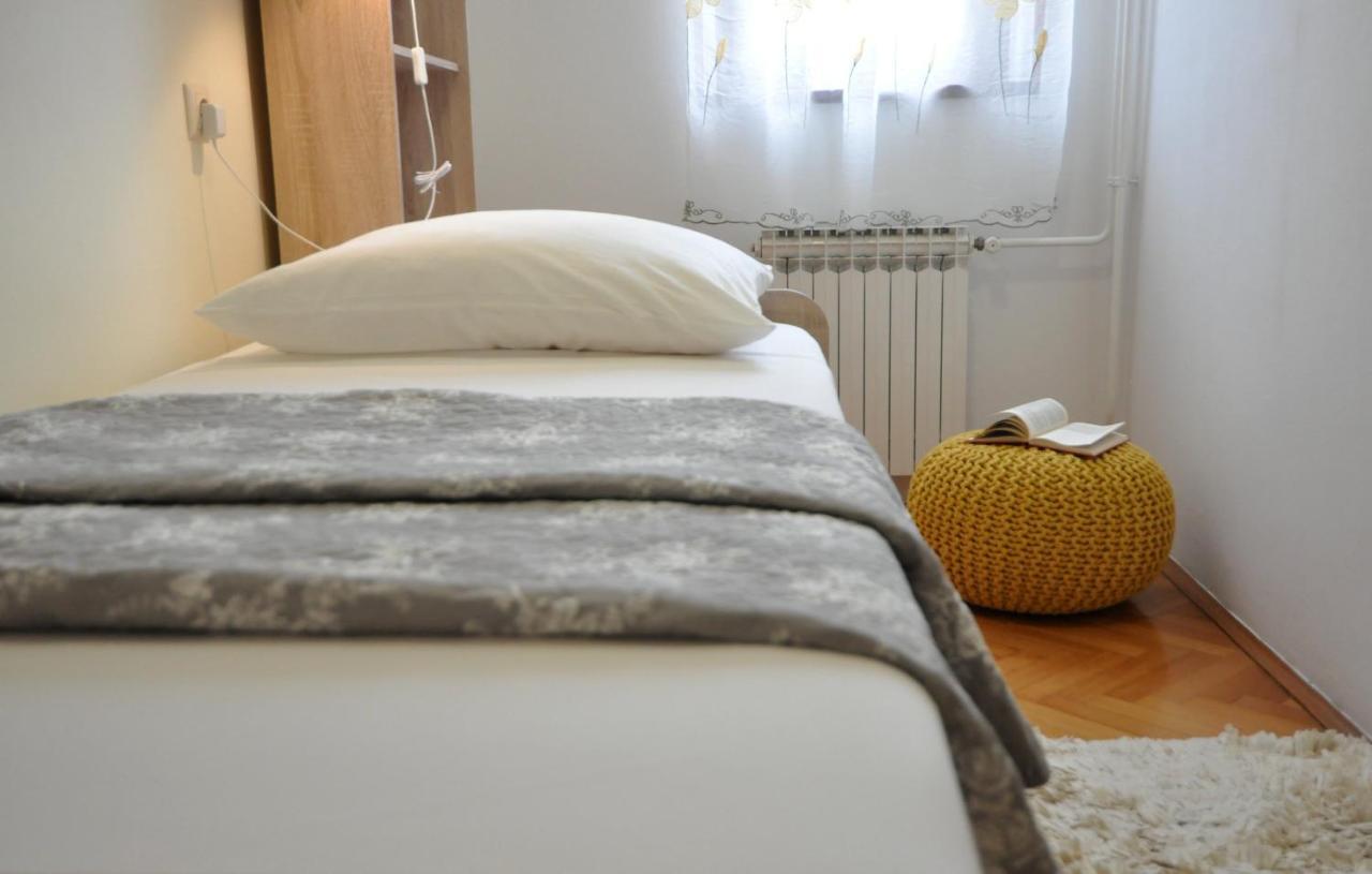 Apartman Lory Pula Exterior foto
