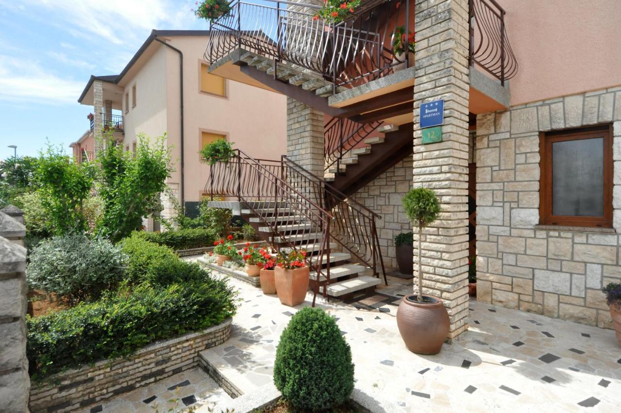 Apartman Lory Pula Exterior foto