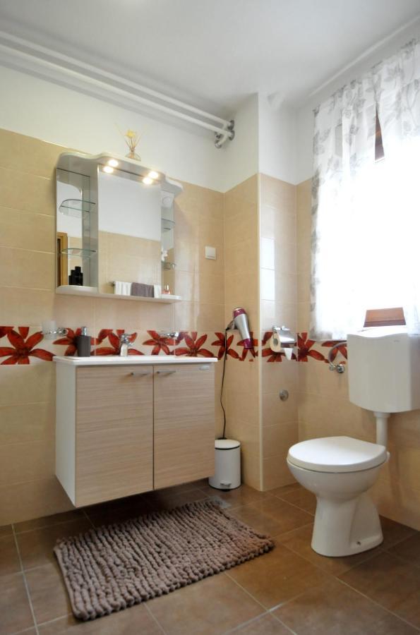 Apartman Lory Pula Exterior foto
