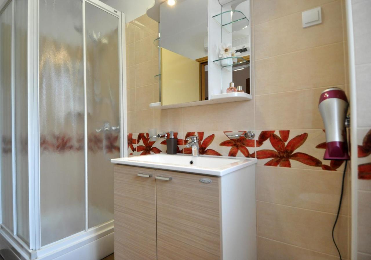 Apartman Lory Pula Exterior foto