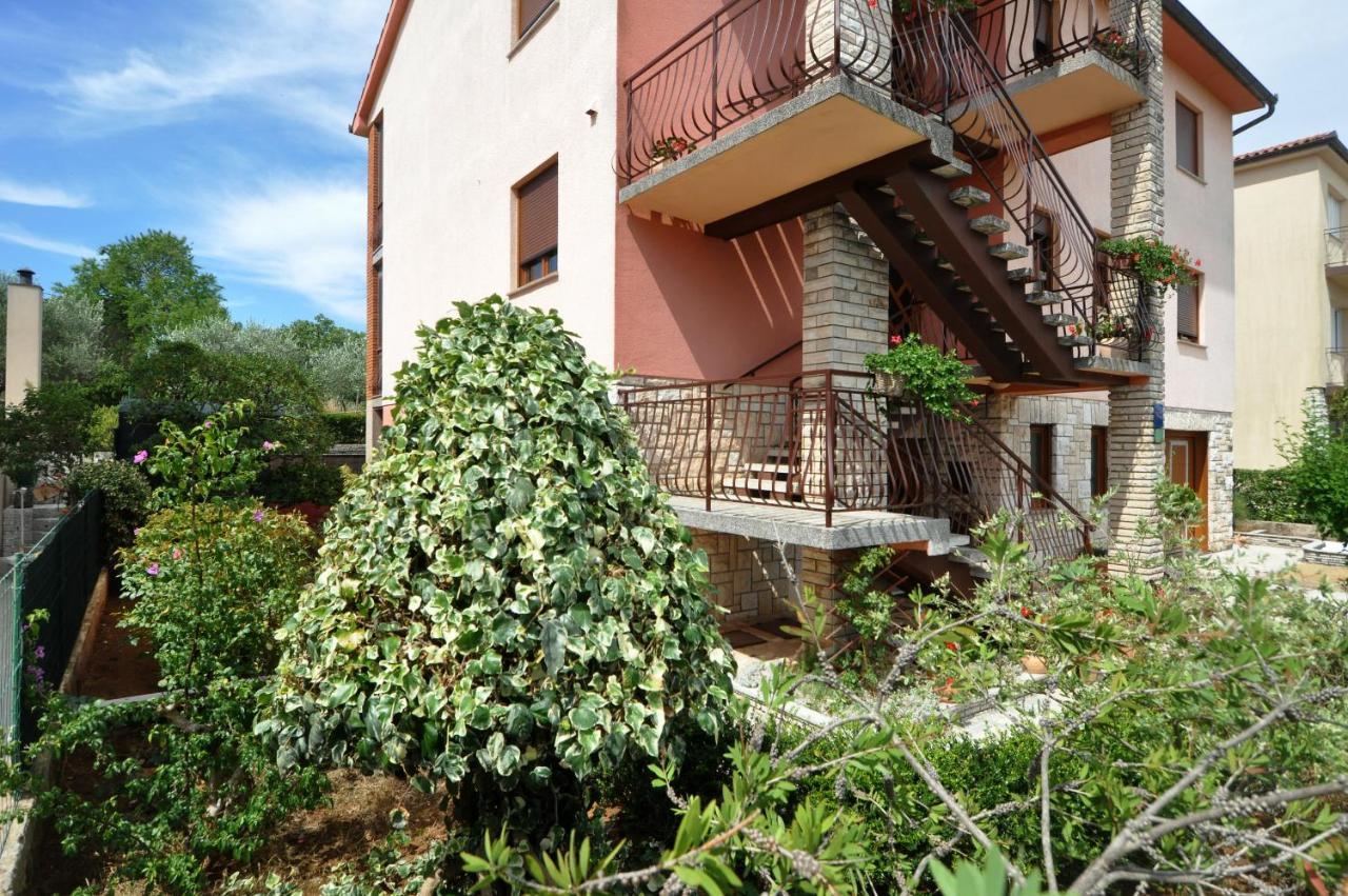 Apartman Lory Pula Exterior foto