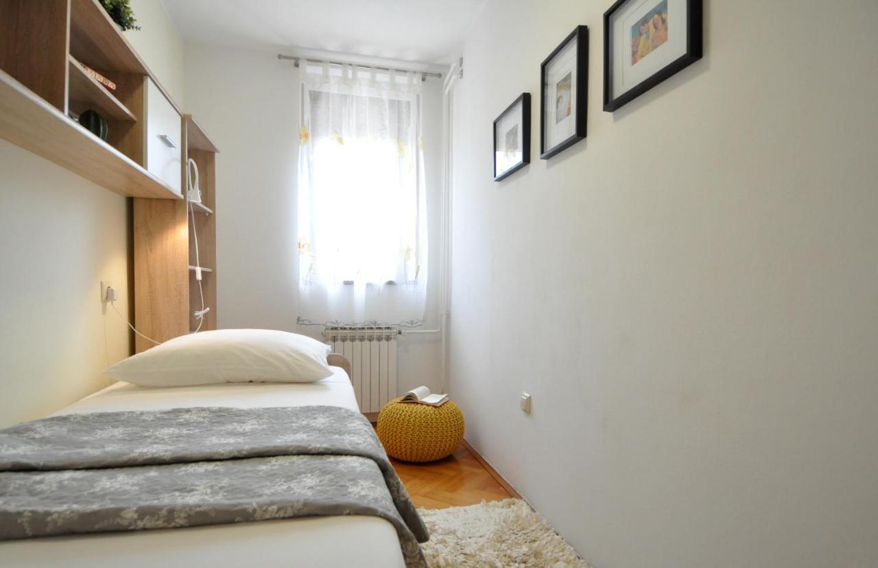 Apartman Lory Pula Exterior foto