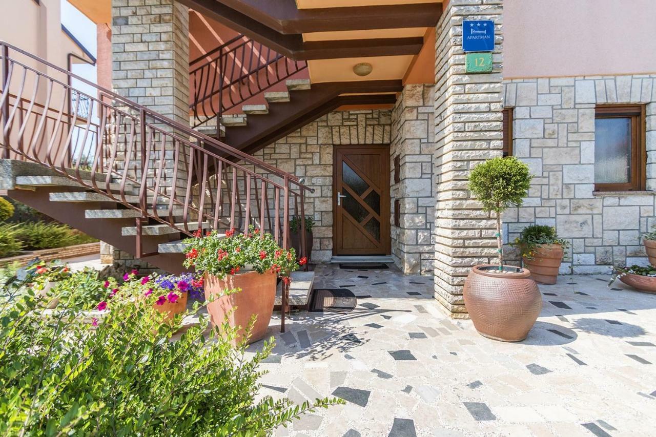 Apartman Lory Pula Exterior foto